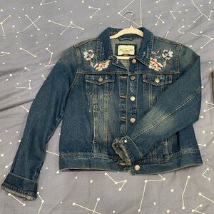 Vintage Jean Jacket embroidered with flowers